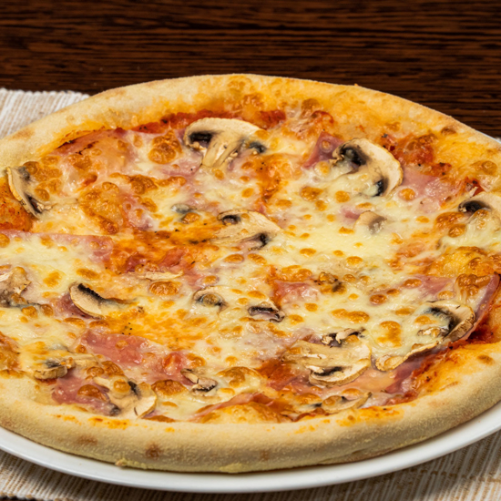 Poza cu Pizza Prosciutto Funghi