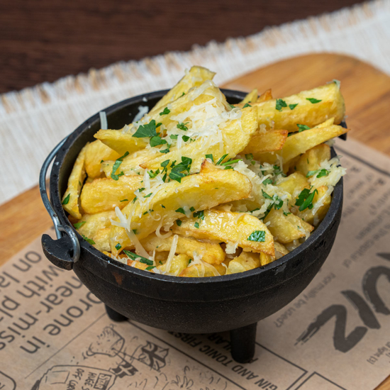 Poza cu Cartofi proaspeți prăjiți cu usturoi și parmezan